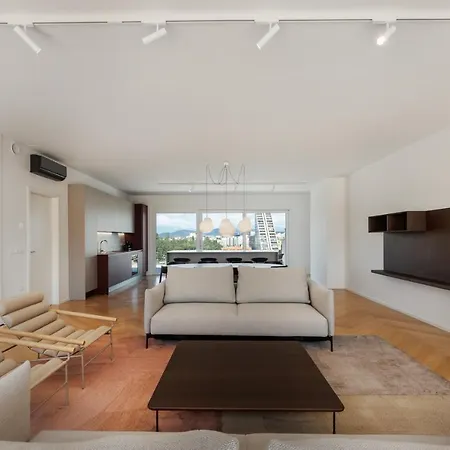 Modern Three-bedroom Masarykova With Private Parking Apartma