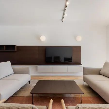 Apartma Modern Three-bedroom Masarykova With Private Parking