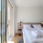 Modern Three-bedroom Masarykova With Private Parking דירה