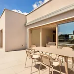 דירה Modern Three-bedroom Masarykova With Private Parking *