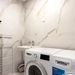 Modern Three-bedroom Masarykova With Private Parking * לובליאנה