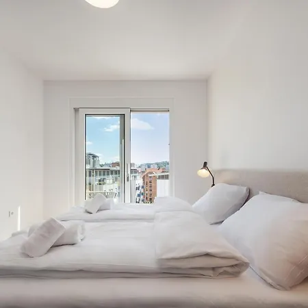 Modern Three-bedroom Masarykova With Private Parking * 卢布尔雅那