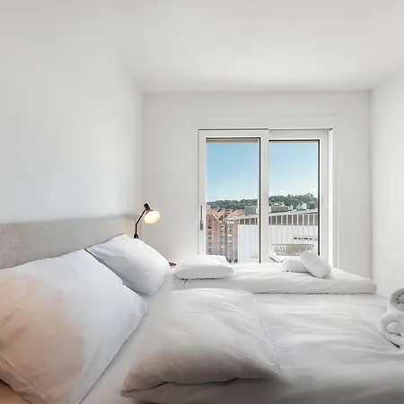 Modern Three-bedroom Masarykova With Private Parking *