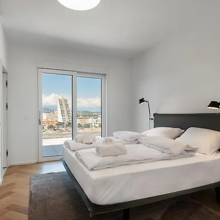 Modern Three-bedroom Masarykova With Private Parking Appartamento *