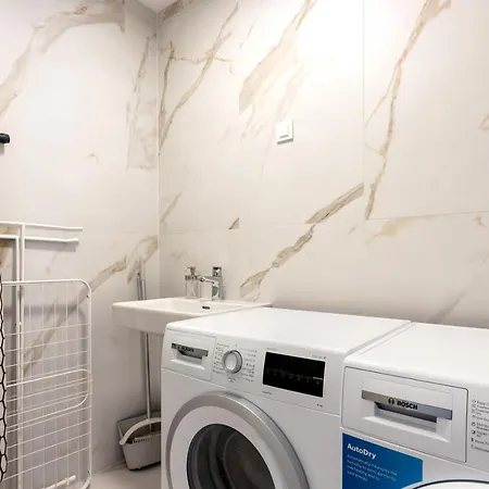 Modern Three-bedroom Masarykova With Private Parking * Ljubljana