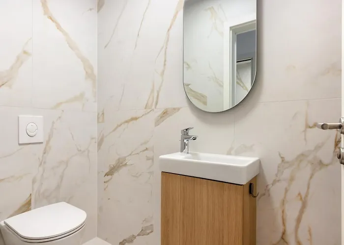 Modern Three-bedroom Masarykova With Private Parking Apartman *