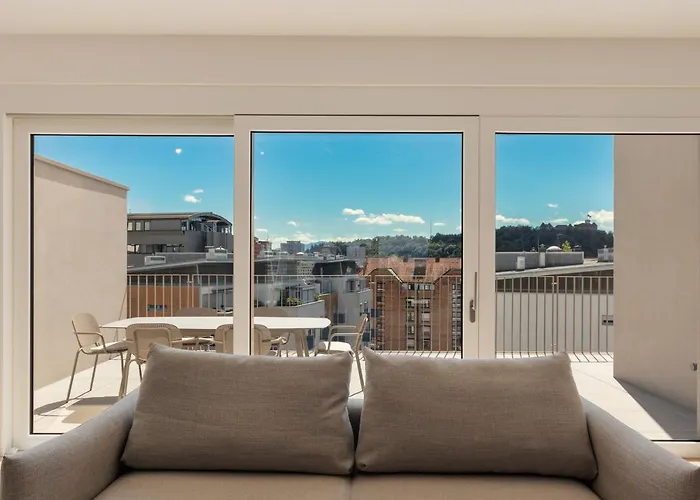 Modern Three-bedroom Masarykova With Private Parking Appartement