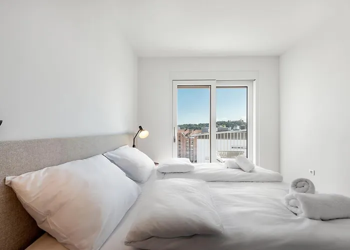 Modern Three-bedroom Masarykova With Private Parking *